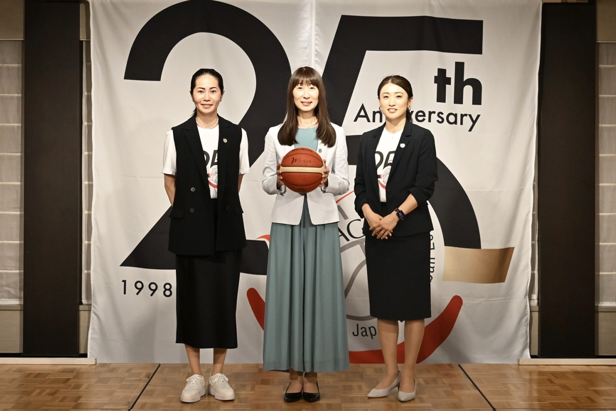 有明葵衣